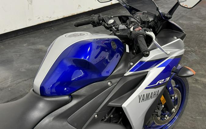 2015 YAMAHA YZF-R3