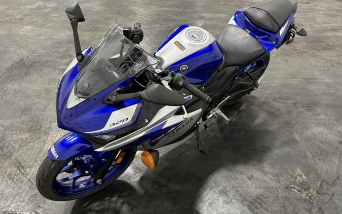 2015 YAMAHA YZF-R3