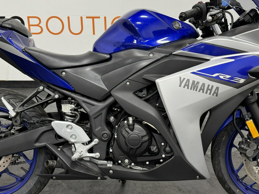 2015 YAMAHA YZF-R3