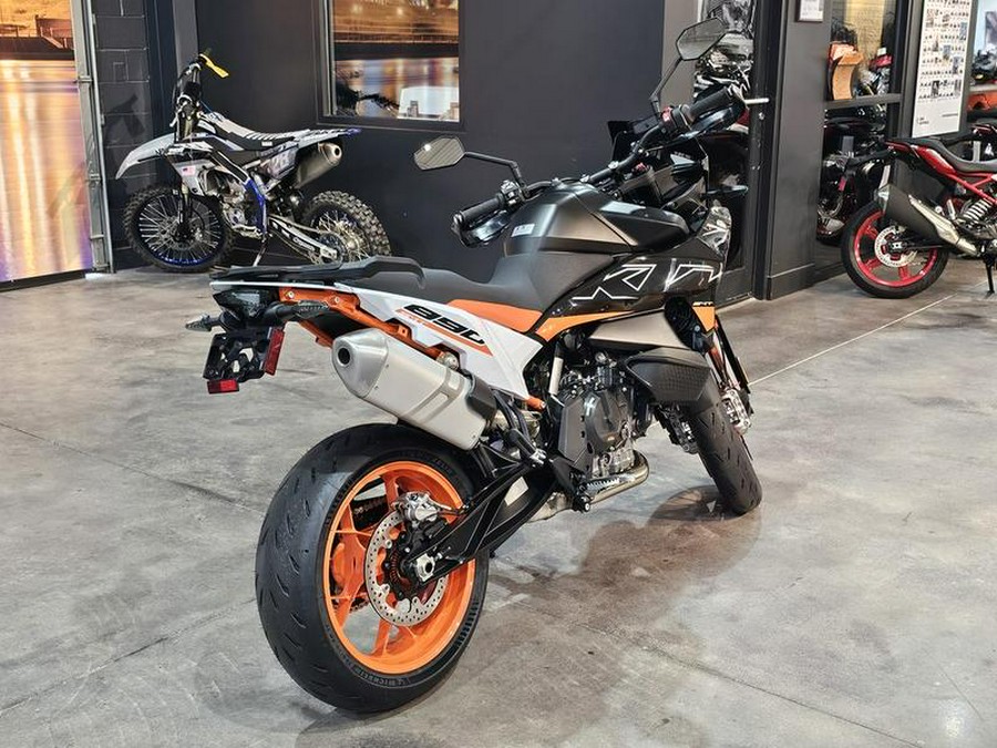 2024 KTM 890 SMT