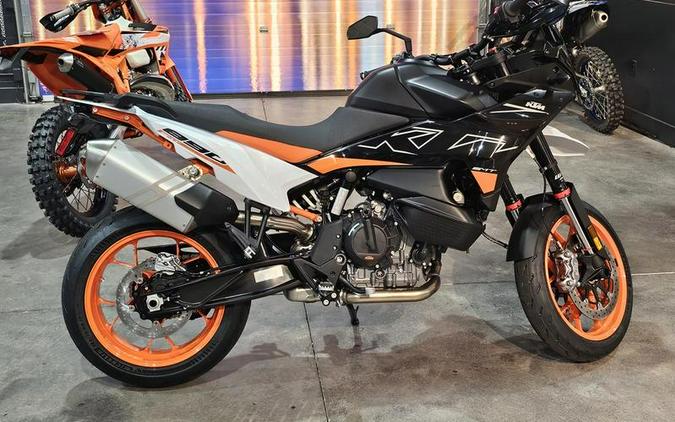 2024 KTM 890 SMT