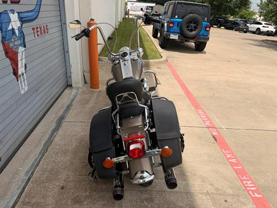 2004 Harley-Davidson FLHRCI Road King® Classic
