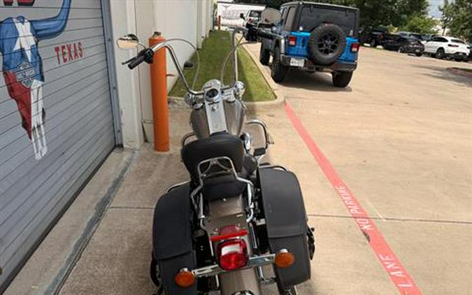 2004 Harley-Davidson FLHRCI Road King® Classic
