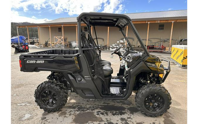 2023 Can-Am Defender XT HD10