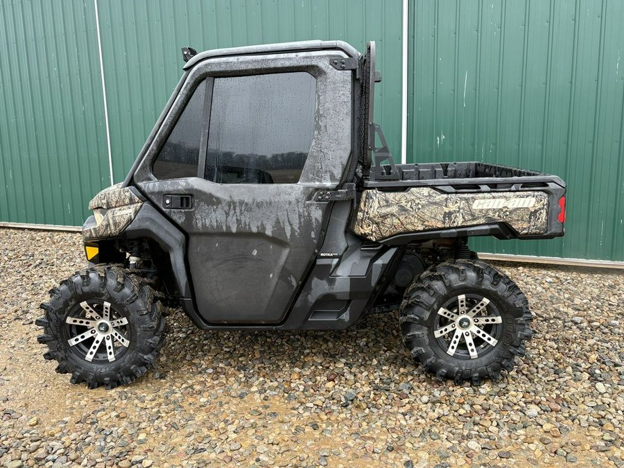 2017 Can-Am® Defender XT™ CAB HD10 Mossy Oak Break-up Country Camo