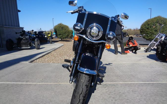 2018 Harley-Davidson® Heritage Classic - Vivid Black Option