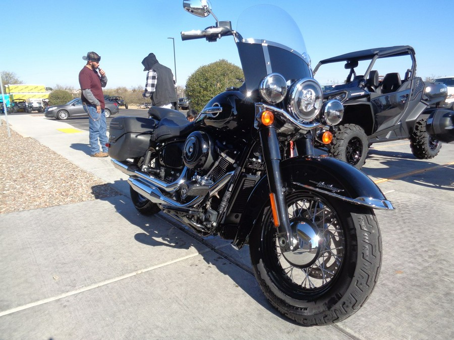 2018 Harley-Davidson® Heritage Classic - Vivid Black Option