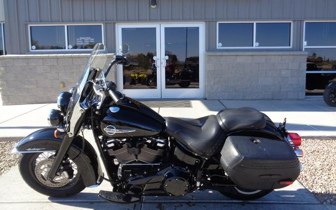 2018 Harley-Davidson® Heritage Classic - Vivid Black Option