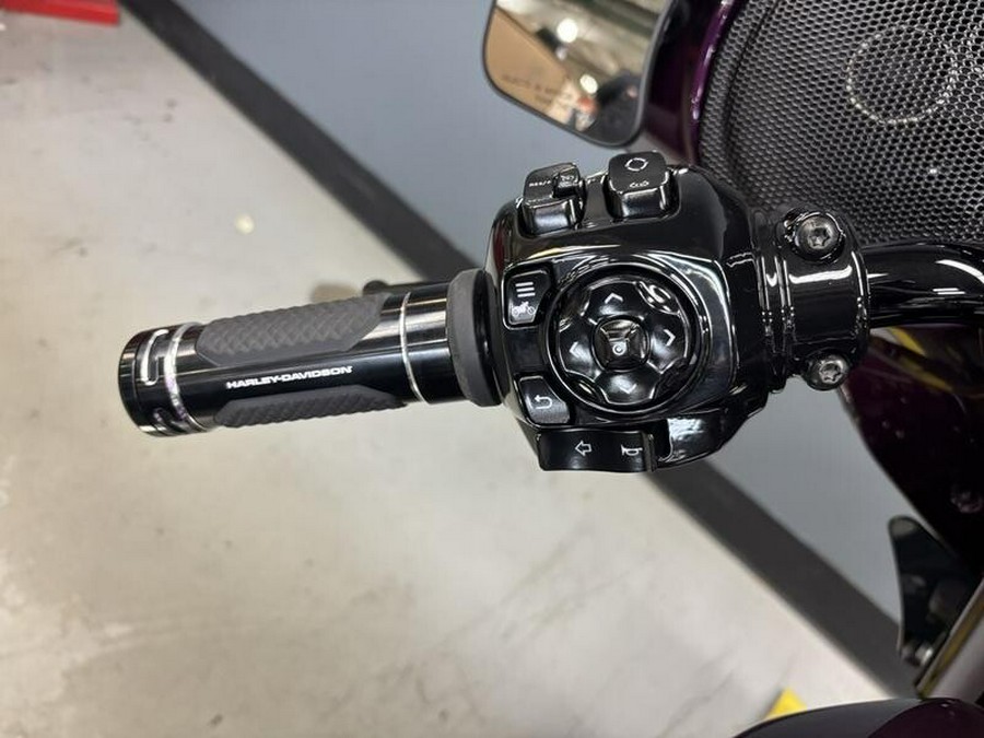 2025 Harley-Davidson CVO™ Street Glide® Poison Berry