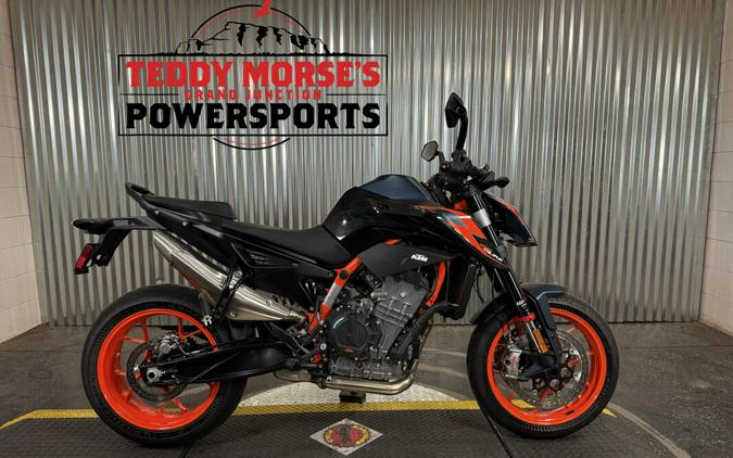 2023 KTM 890 Duke R