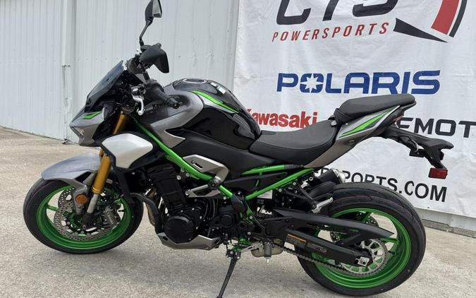 2025 Kawasaki Z900 SE ABS