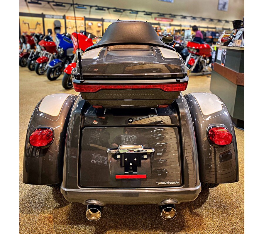 2023 HarleyDavidson Tri Glide Ultra Gray Haze/Silver Fortune for sale