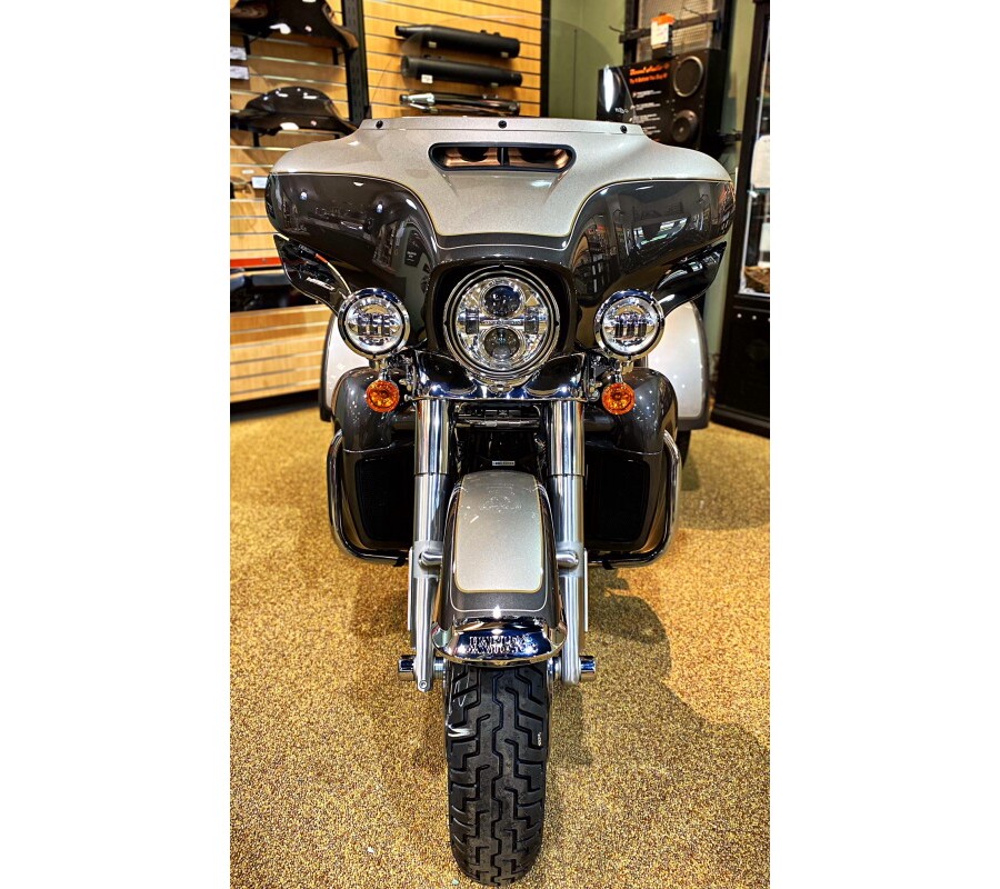 2023 HarleyDavidson Tri Glide Ultra Gray Haze/Silver Fortune for sale
