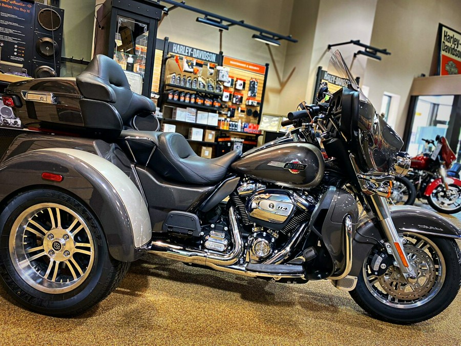 2023 HarleyDavidson Tri Glide Ultra Gray Haze/Silver Fortune for sale