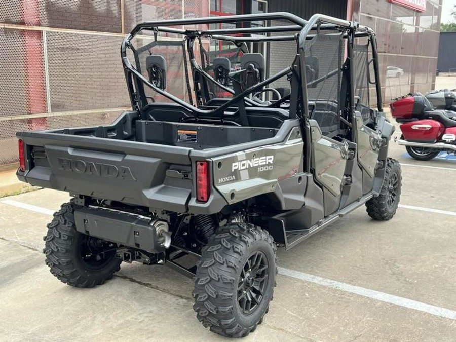 2025 Honda® Pioneer 1000-6 Deluxe Crew