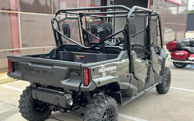 2025 Honda® Pioneer 1000-6 Deluxe Crew