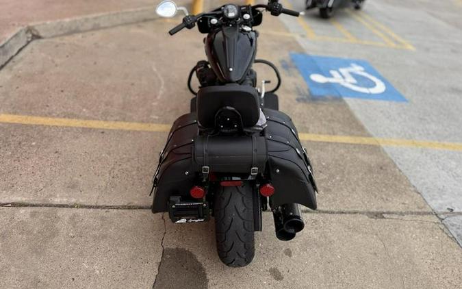 2022 Indian Motorcycle® Super Chief® Black Metallic