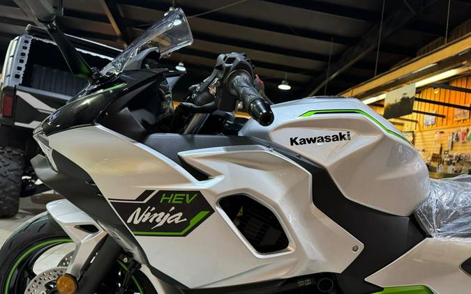 2024 Kawasaki Ninja® 7 Hybrid ABS - Metallic Bright Silver/Metallic Matte Lime Green/Ebony