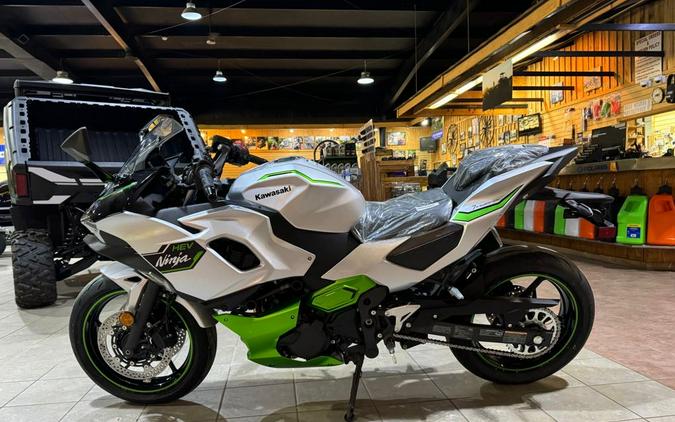 2024 Kawasaki Ninja 7 Hybrid First Look [12 Fast Facts; 40 Pics]