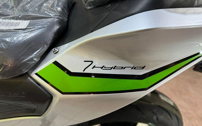 2024 Kawasaki Ninja® 7 Hybrid ABS - Metallic Bright Silver/Metallic Matte Lime Green/Ebony