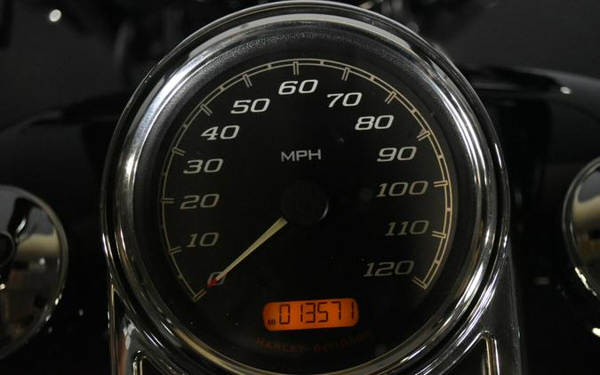 2015 Harley-Davidson Road King Classic