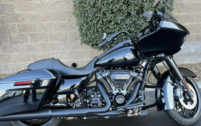 FLTRXS 2023 Road Glide® Special