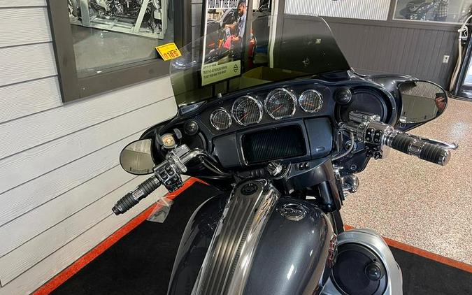 2019 Harley-Davidson® FLHXSE - CVO™ Street Glide®