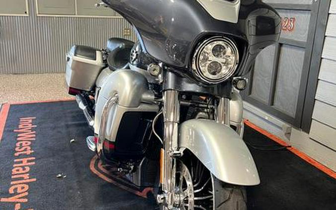 2019 Harley-Davidson® FLHXSE - CVO™ Street Glide®
