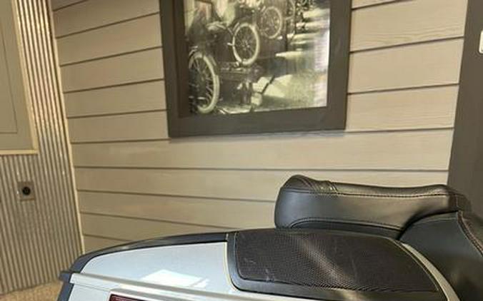 2019 Harley-Davidson® FLHXSE - CVO™ Street Glide®