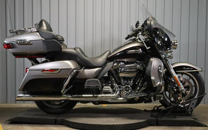 2017 Harley-Davidson Ultra Limited FLHTCU