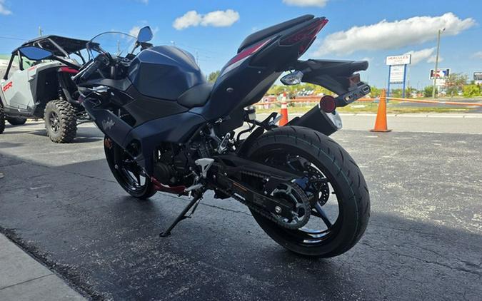 2026 Kawasaki Ninja 500 ABS Metallic Matte Twilight Blue SE ABS