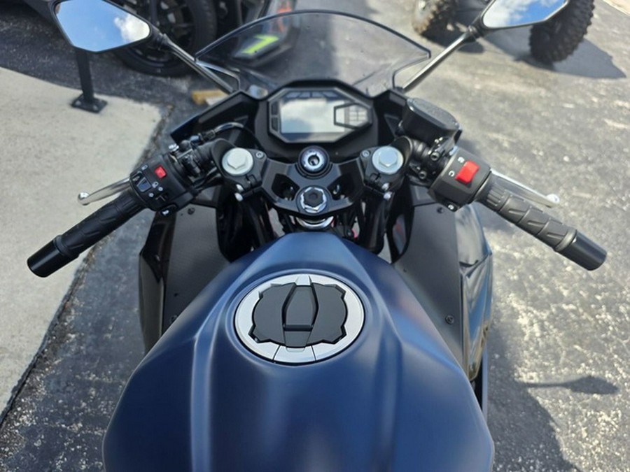 2026 Kawasaki Ninja 500 ABS Metallic Matte Twilight Blue SE ABS
