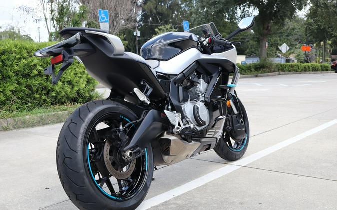 2025 CFMOTO 675SS