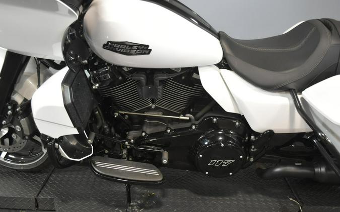 2025 Harley-Davidson Road Glide White Onyx Pearl - Black Finish