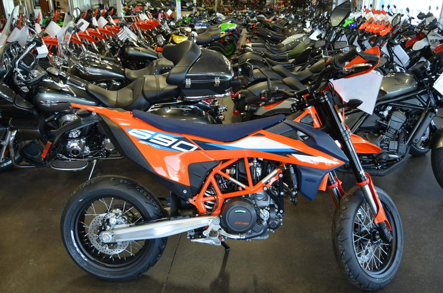 2024 KTM 690 SMC R