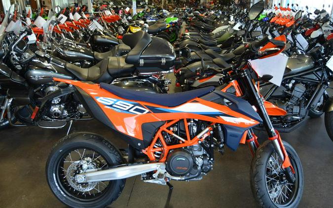 2024 KTM 690 SMC R