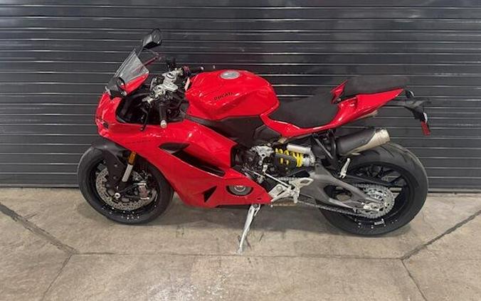 2026 Ducati PANIGALE V2