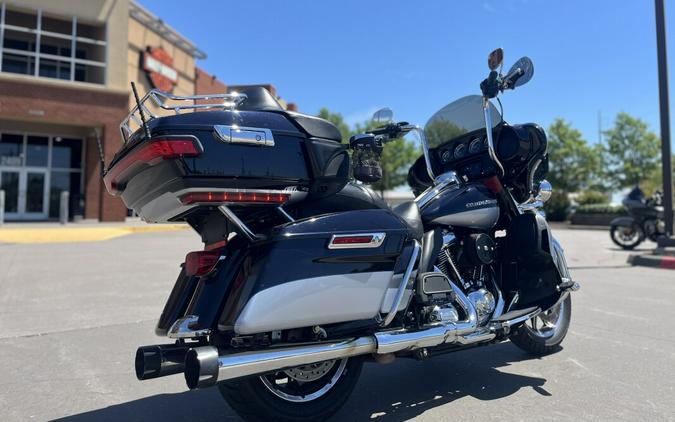 2019 Harley-Davidson® FLHTK Ultra Limited MDNTBLU/BARSLVR 651480