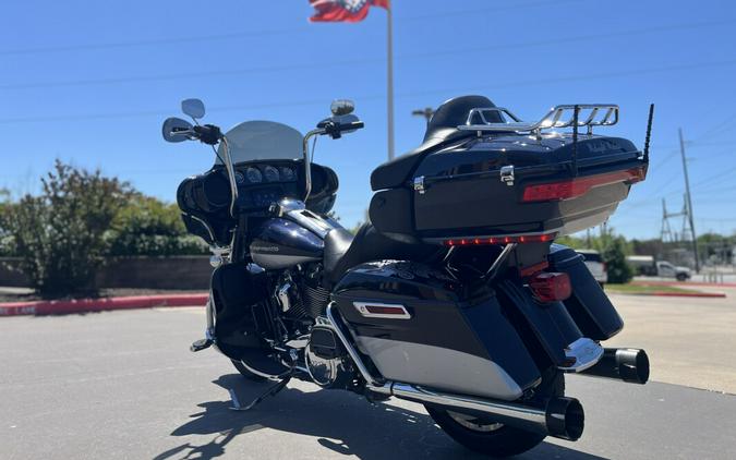 2019 Harley-Davidson® FLHTK Ultra Limited MDNTBLU/BARSLVR 651480