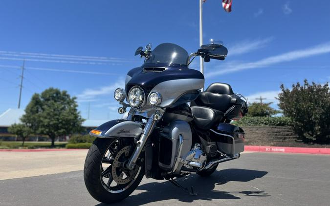 2019 Harley-Davidson® FLHTK Ultra Limited MDNTBLU/BARSLVR 651480