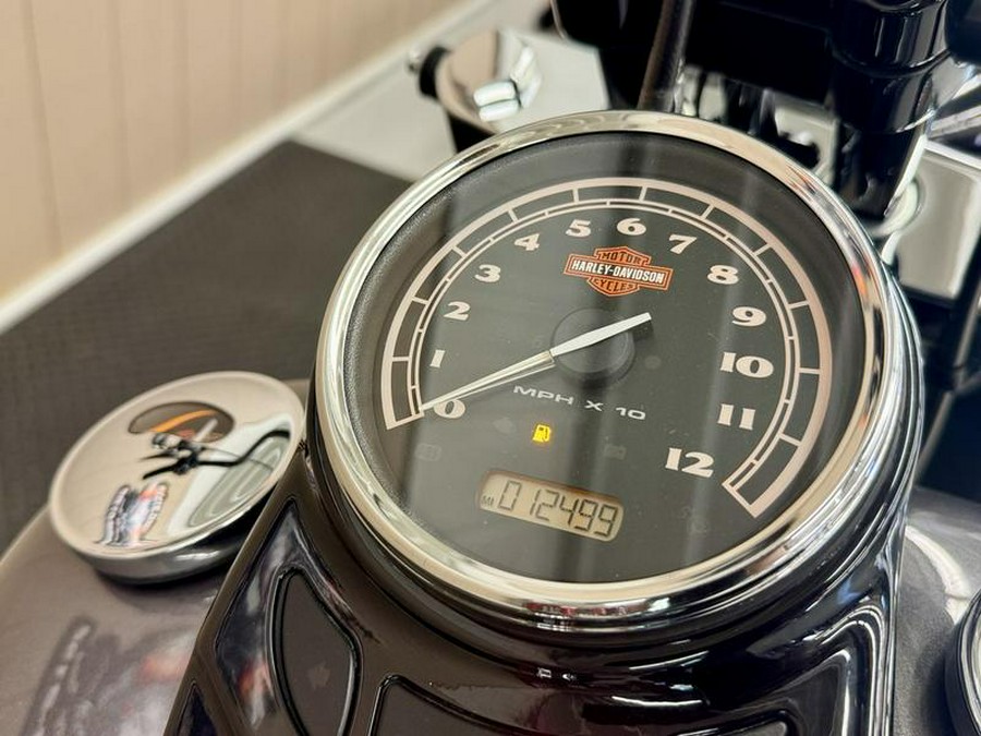 2016 Harley-Davidson® FLS - Softail Slim®