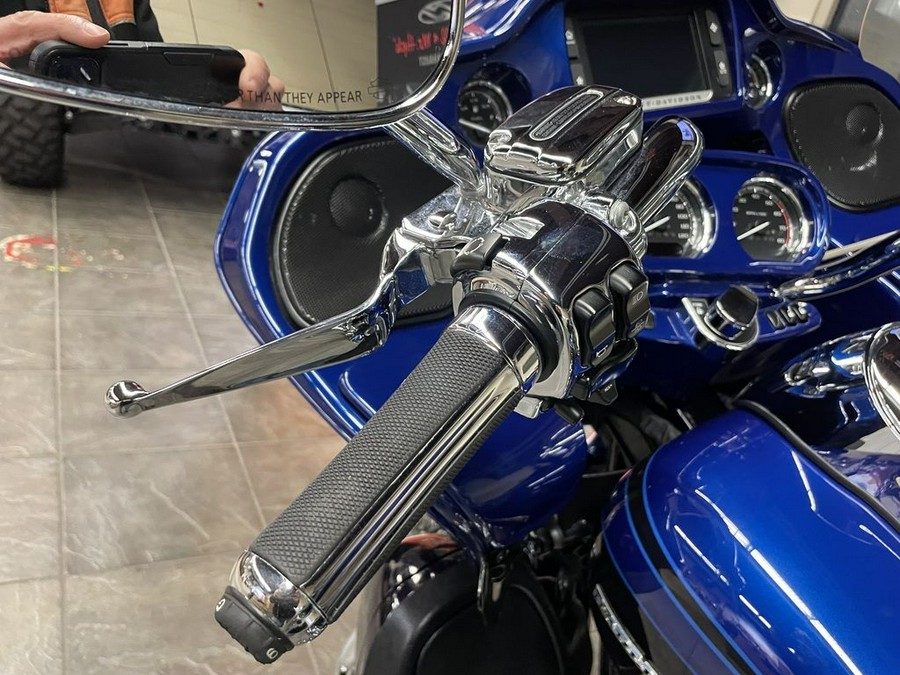 2015 Harley-Davidson® FLTRUSE - CVO™ Road Glide® Ultra