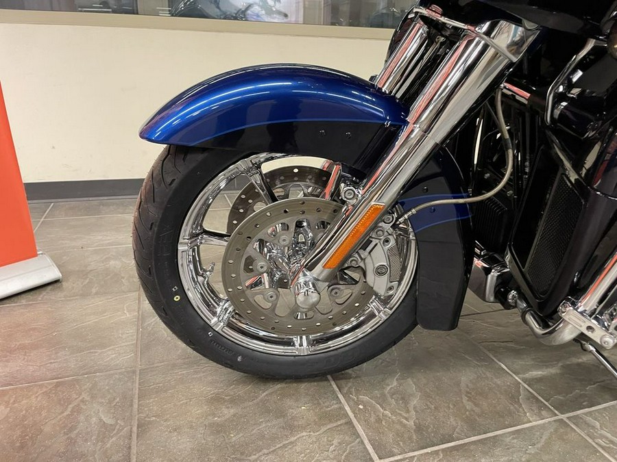 2015 Harley-Davidson® FLTRUSE - CVO™ Road Glide® Ultra