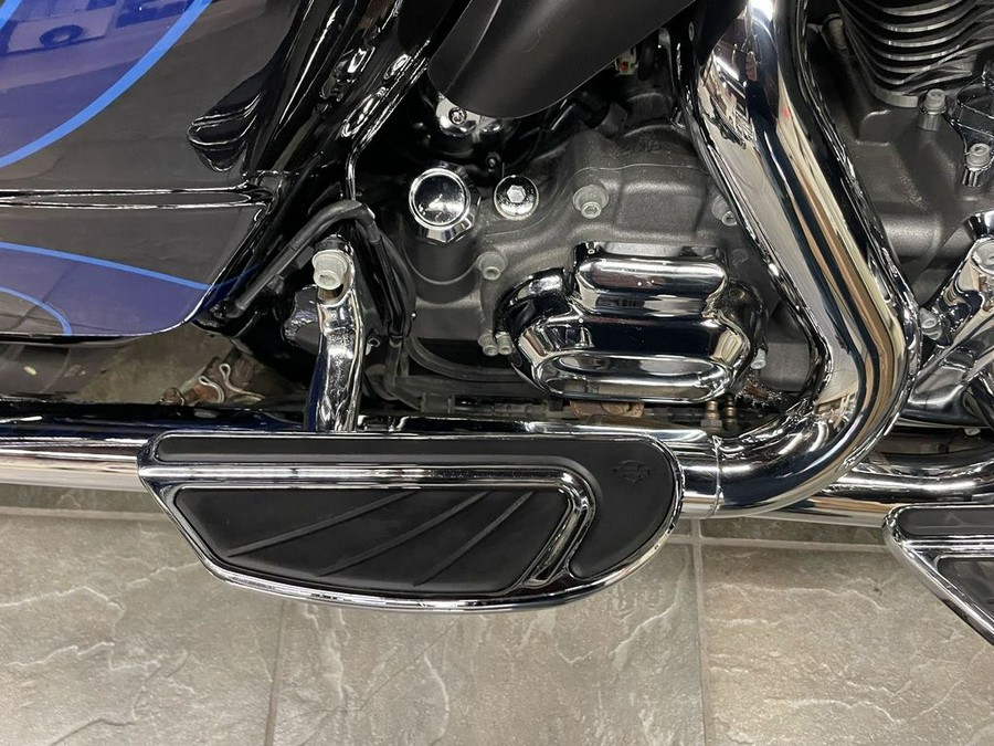 2015 Harley-Davidson® FLTRUSE - CVO™ Road Glide® Ultra