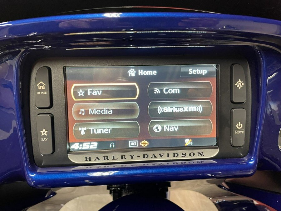 2015 Harley-Davidson® FLTRUSE - CVO™ Road Glide® Ultra