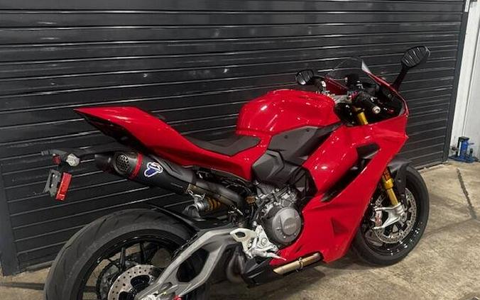 2026 Ducati PANIGALE V2S