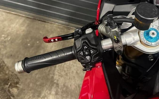 2026 Ducati PANIGALE V2S
