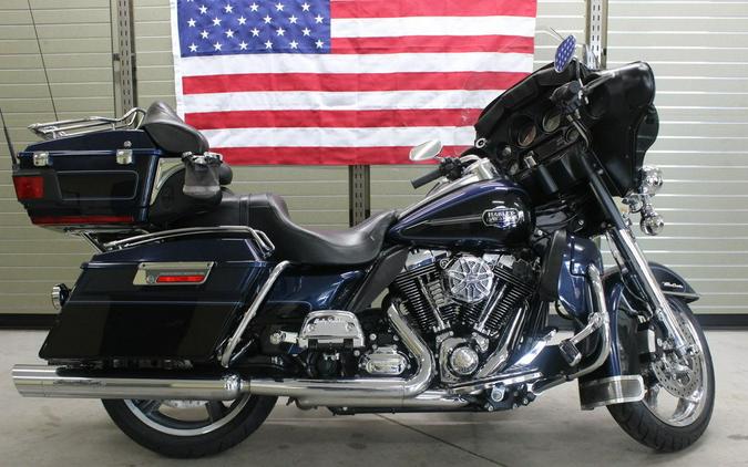 2013 Harley-Davidson® FLHTCU - Electra Glide® Ultra Classic®