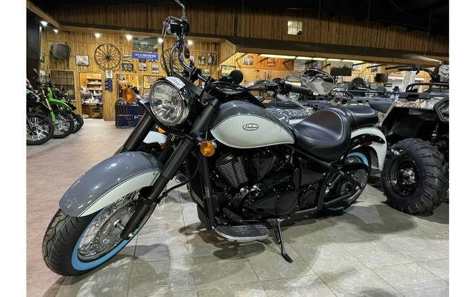 2024 Kawasaki Vulcan® 900 Classic - Pearl Storm Gray/Pearl Robotic White