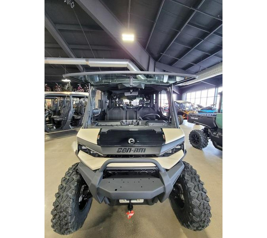 2026 Can-Am® Defender MAX Limited HD11 Desert Tan & Carbon Black